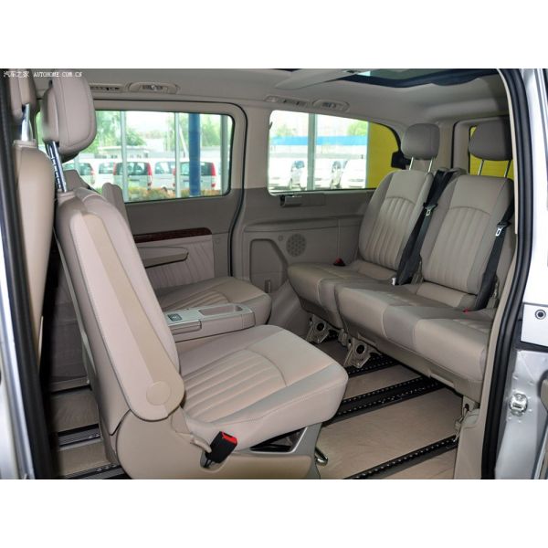 2.5L Engine Displacement Affordable Luxury Used Cars Mercedes-Benz Viano Sprinter