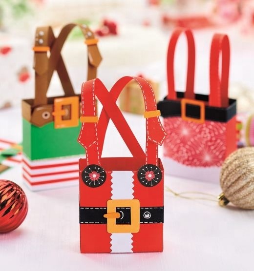 Economic Wholesale Paperboard China Christmas gift paper bag large christmas