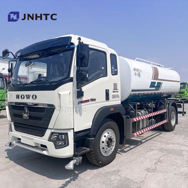 Buy Sinotruk HOWO 6X4 Sprinkler Tank Truck at wholesale prices