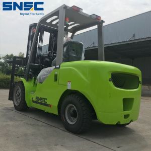 Adjustable Cab Location and LED Lights 4t Diesel Powered Forklift for Light
