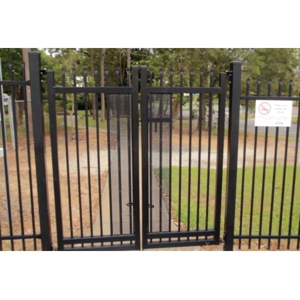 Steel Fence Mesh Price/Corrugated Steel Fence Sheet/Tubular Steel Fence