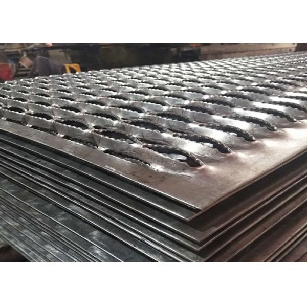 3.66m Length Perforated Metal Plate Diamond Roof Walkway