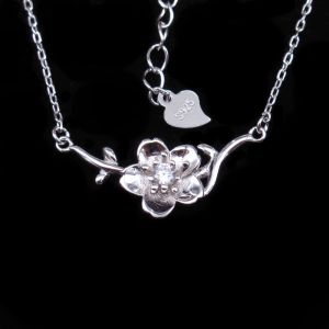 Customized 925 Silver Cubic Zirconia Necklace Round Shape Silver Half Zircon