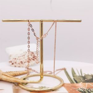 Shimmering 18kt Yellow Gold Pendant Necklace