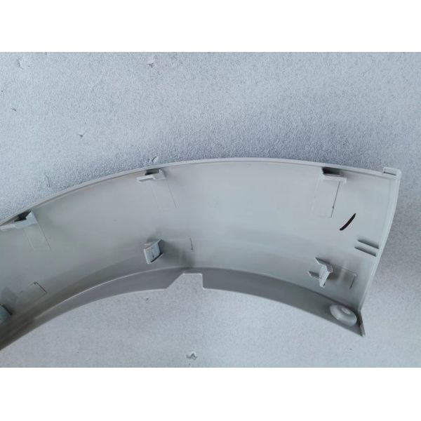 Buy foton truck repairing spare parts FP1541010010A0A0152 Right front wheel eyebrow assembly at wholesale prices