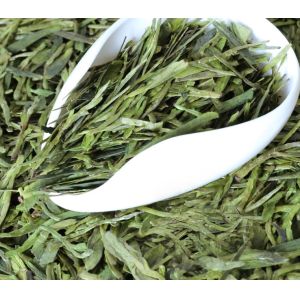 West lake longjing 2018 xincha green tea will be distributed 250 grams per piece