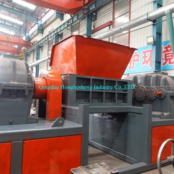 Heavy Duty Tire Shredder For Rubber Powder Making 2500kg/H
