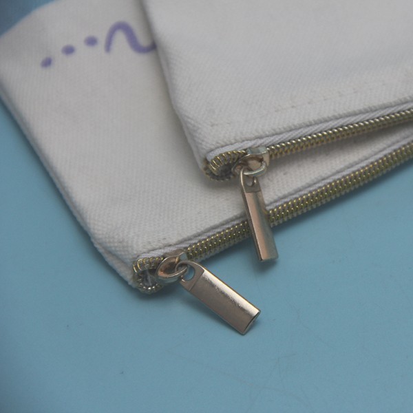 Recycled Long Travel Makeup Bags , Customized High End Logo Zipper Toiletry Bag