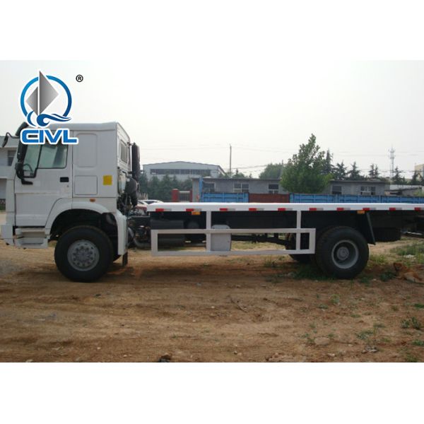 Obstacle Flatbed 5T Heavy Duty Tow Trucks / SINOTRUK HOWO Wrecker Tow Truck Euro II/III Engine