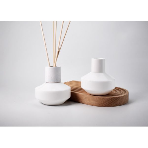 House Decoration 3.3OZ Aroma Diffuser Bottles With Wooden Or PP Screw Cap, Clear