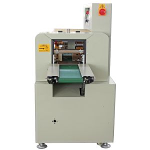 Manufacturing Price Full Automatic Pillow Equipment Bag Cake Candy Packaging