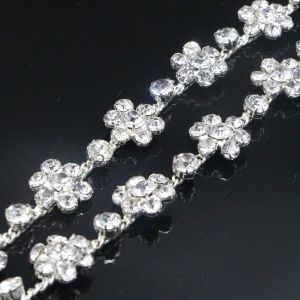 Silver Copper Plated Diamond Rhinestone Necklace Welded Flower Shape
