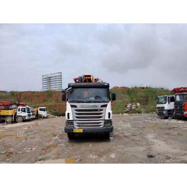 Zoomlion 60m Used Concrete Pump Truck Construction Machine