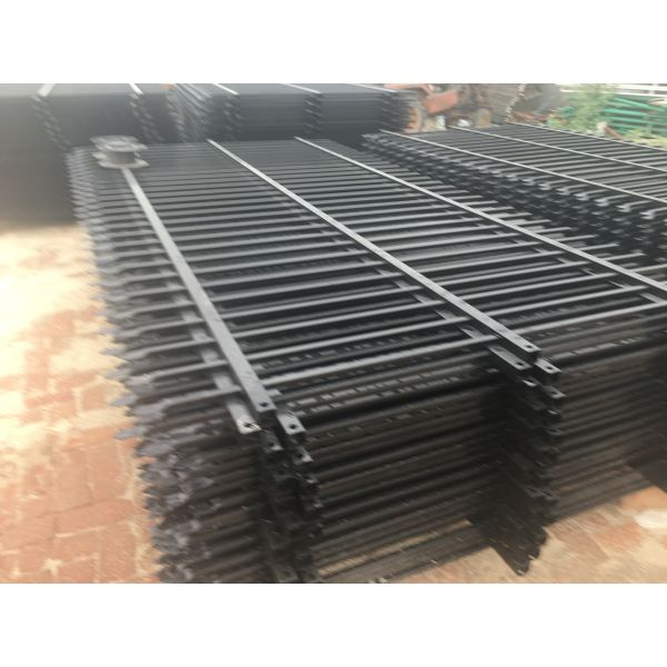 High quality galvanized powder coated garrison fencing