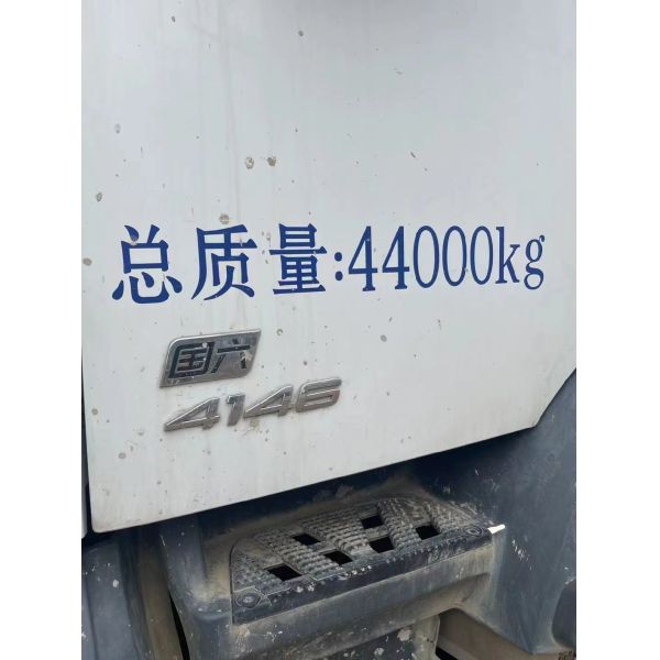 The 62-Meter Concrete Pump Truck Uses Mercedes Benz Truck