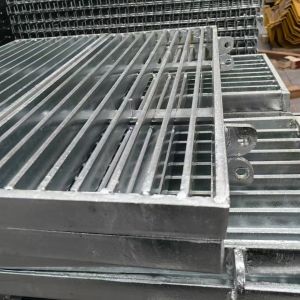 China Exceptionally Strong Safety Grating Anti Skid Grating Steel Aluminum Stainless Steel Easy Install on sale