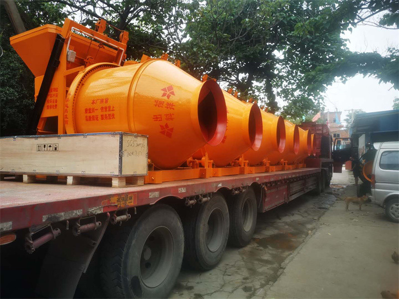 Quality 8m3/h Engineering Construction Machinery Portable Drum Concrete Mixer for sale