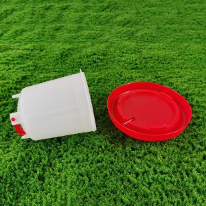 Automatic Cylindrical Poultry Drinker 1L Watering Capacity Anti drip