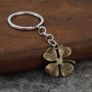 Hot Selling Beautiful Luxury Four-leaf Clover Keychain Wholesale for Gifts