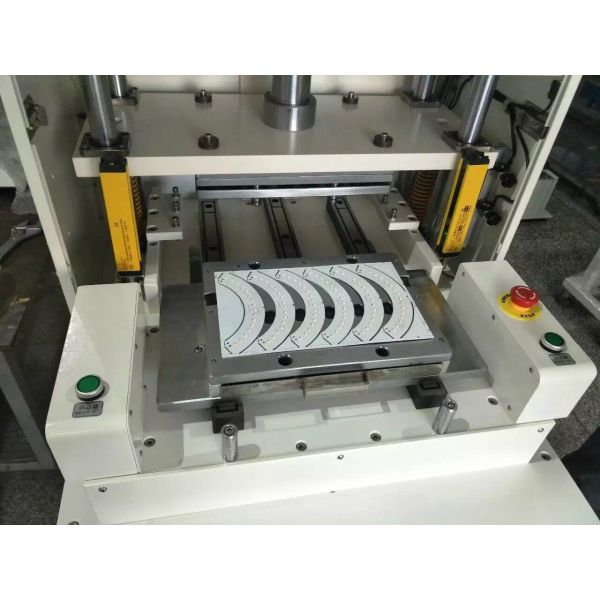 Buy FPC / PCB Punching Machine With English Touch Screen Display Low Noise at wholesale prices