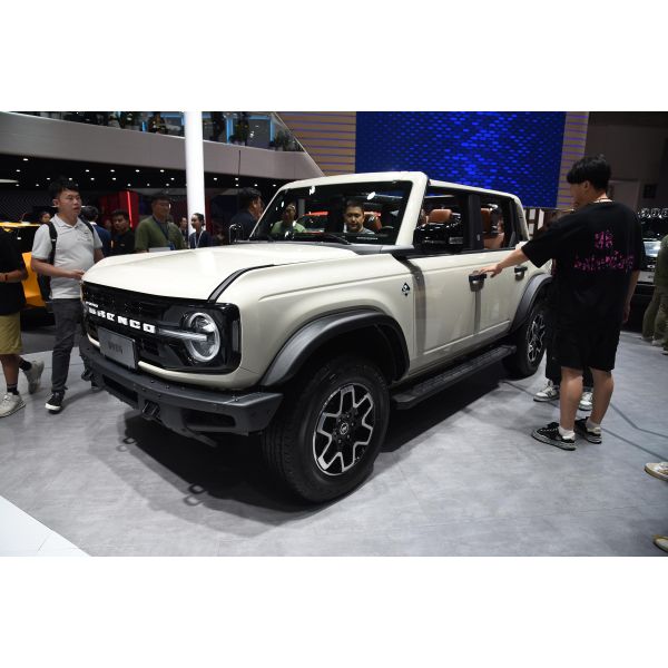 Affordable 5-Seat Luxury SUV Car Ford Bronco 2.3T 10AT 5 Door 5 Seats Off-Road SUV