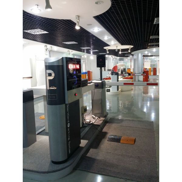 Intelligent Automatic Car Parking Lot Barriers , Barrier Gate System Reversing On Obstacle