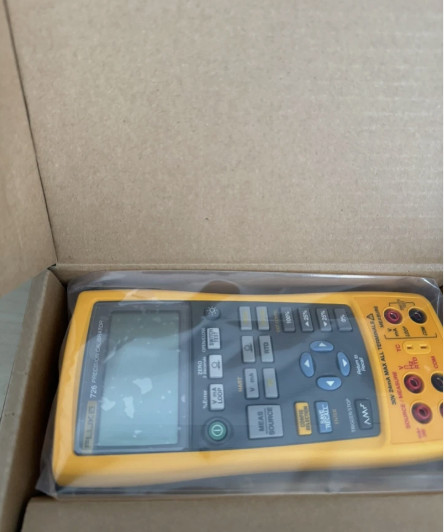 Fluke 726 Precision Multifunction Process Calibrator/ Good Function Calibrates