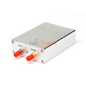 White Fuel Sensor GPS Tracker For Truck Triggering Emergency Alarm