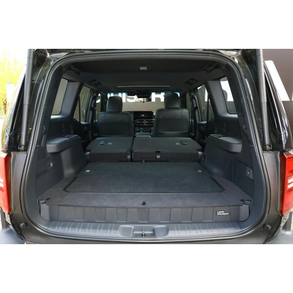 High Speed Toyota Prado SUV Car with Multi-function Steering Wheel and LED Headlight