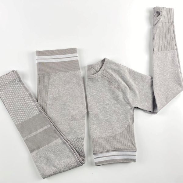 Seamless Yoga Set Clothes Knitted Striped Quick Drying Yoga Leggings And Top Set