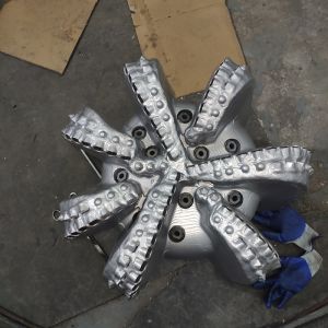 China PDC Hard Rock Drill Bits 17 Inch Of API Oilfield  Diamond Drilling Tool on sale