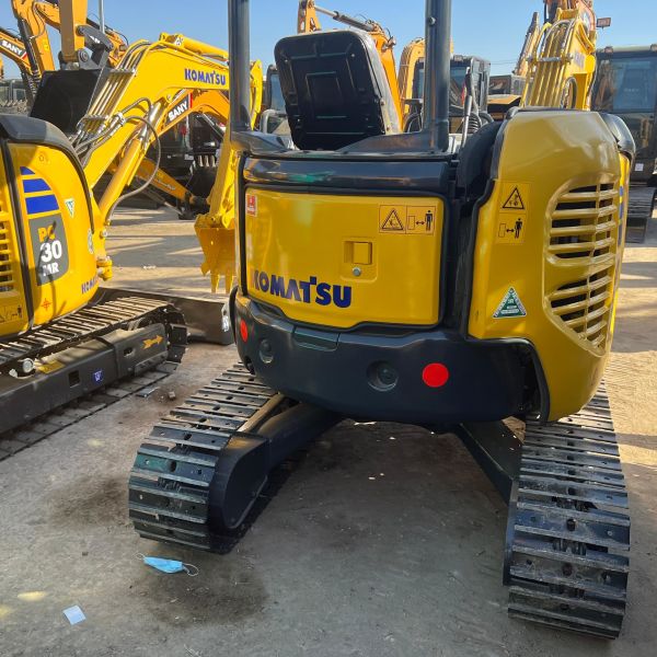 Original Brand Used Komatsu PC30 Mini Excavator 3 Ton Digger For Garden