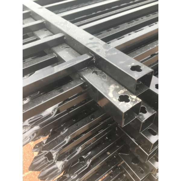 High quality galvanized powder coated garrison fencing