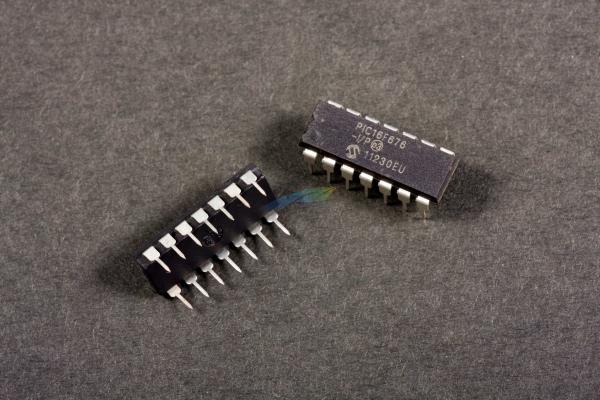 Buy Customized EMI Flash Memory IC Chip Microchip PIC16F676-I/P at wholesale prices