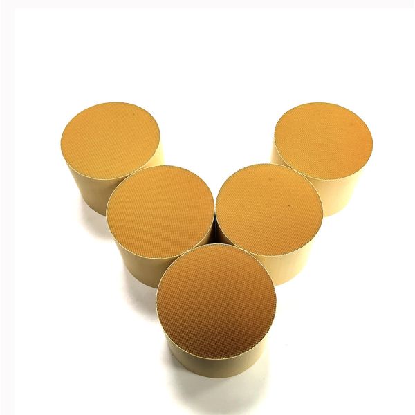 EURO2 Certified Auto Catalytic Converter | Ceramic Honeycomb Structure |