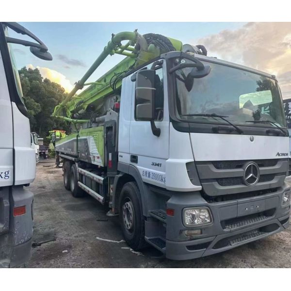 Green 2020 Zoomlion 49m Used Concrete Pump Truck on Mercedes Benz Heavy Equipment