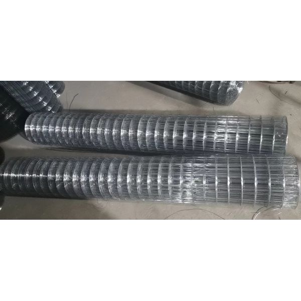 Hot Dipped Galvanized Metal Wire Mesh , Fencing Welded Wire Cloth 0.9 X 30 M Roll