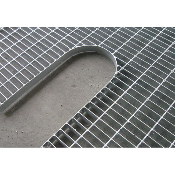 Buy Q235 HDG Galvanized Steel Grating For Floor Walkway 1.2*1.8m 30*5mm at wholesale prices