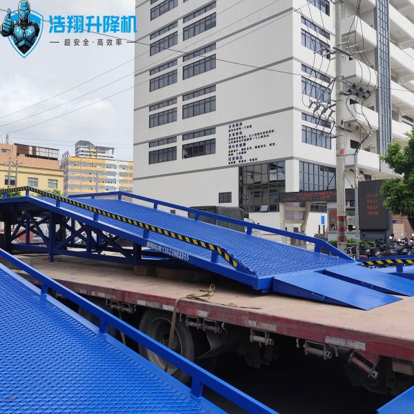 Buy Environmental Hydraulic Dock Ramp For Manufacturing Plant at wholesale prices