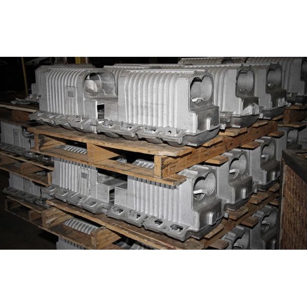 Custom Aluminum Low Pressure Casting Process Manufacturing Service on Metal