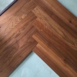 Multilayer Engineered Wood Flooring 15mm Walnut Oak Plank for Bedroom Stairs