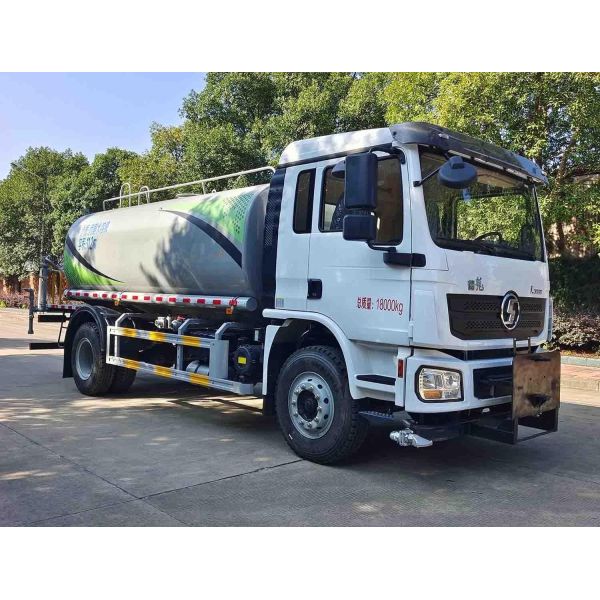 Fence Guardrail Road Cleaner Truck 18TONS 11200L 11.2m3 Smart Monitoring