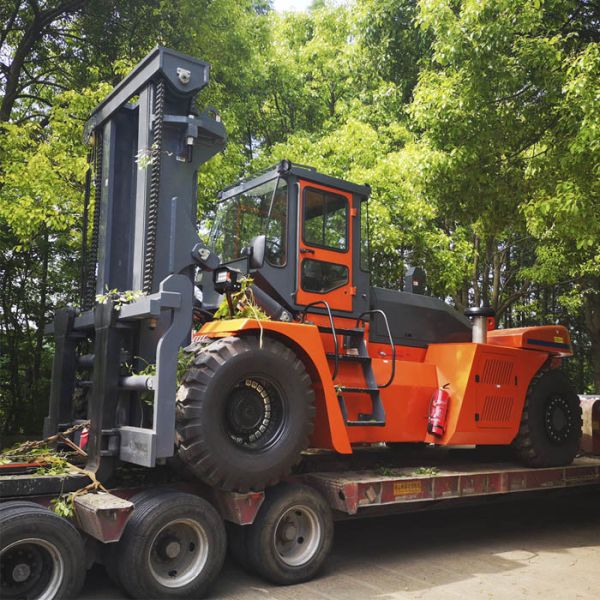 Diesel Engine Material Handling Forklift Pneumatic Tyre Automatic Transmission