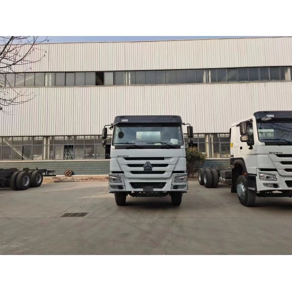 SINOTRUK HOWO 6x4 Concrete Mixer Truck 371HP LHD