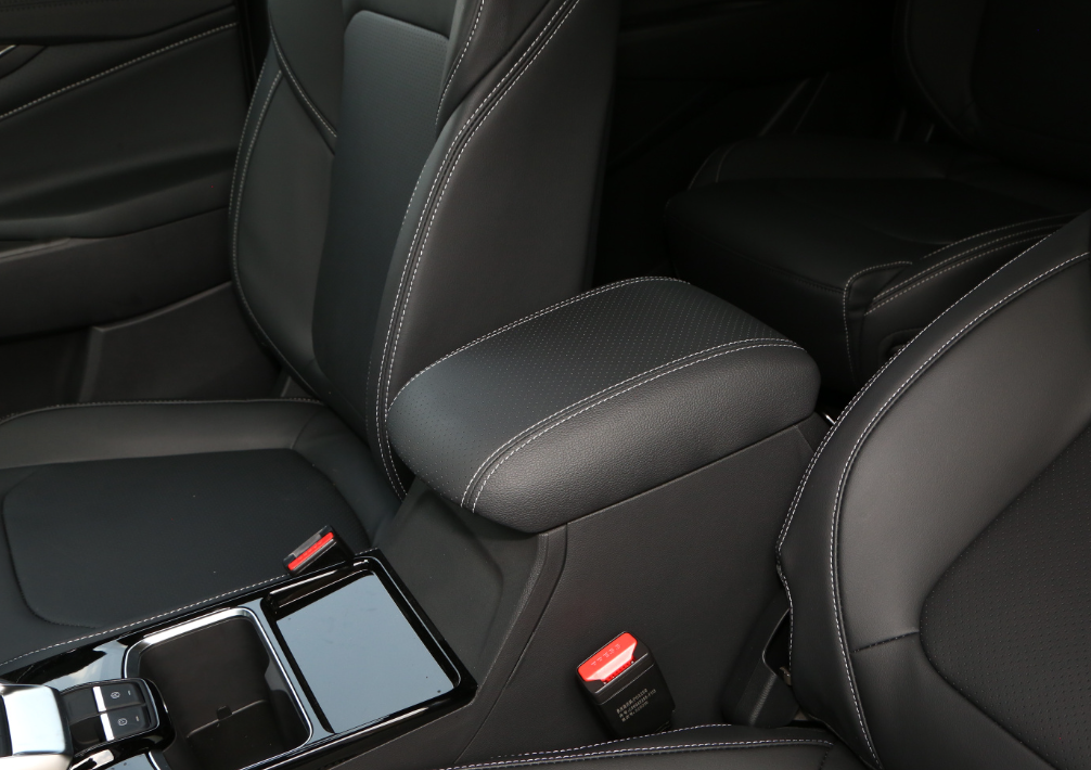 Saic Maxus Euniq 567 Seven-seat Pure Electric MVP Used Private EV Car 4650*1850*1715mm