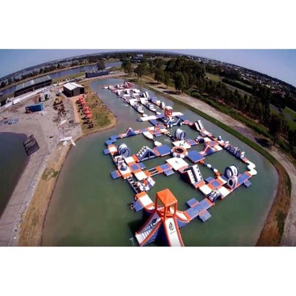 Buy 1500D Waterproof 250 People Inflatable Wipeout Course With TUV Certificate at wholesale prices