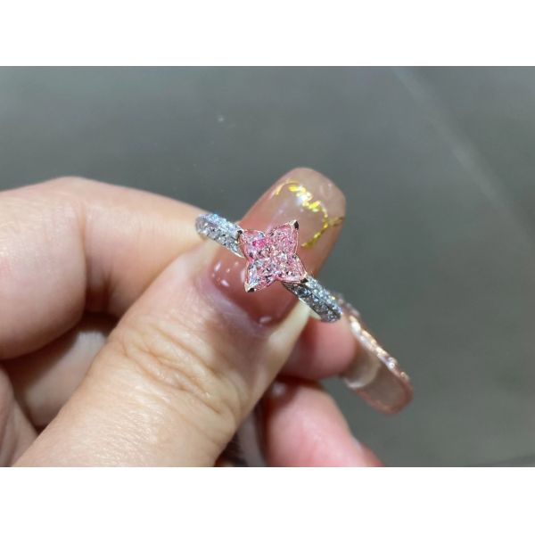 18k White Gold Lab Created Diamond Ring IGI Certified 1.06ct Fancy Pink Flower Shape