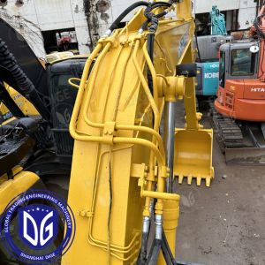 Advanced operating control system USED PC128US excavator , Reliable safety