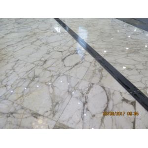 China Beautiful White Color Natural Marble Floor Tile 1.8 Cm Thickness Big Slab on sale