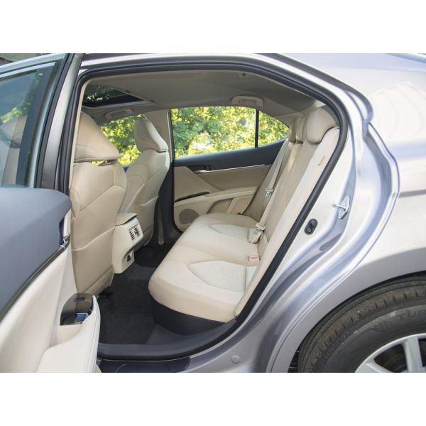 AMT Transmission Type Toyota 2022 Camry Hybrid 2.5L 0km Used Car in Cars Used Toyota